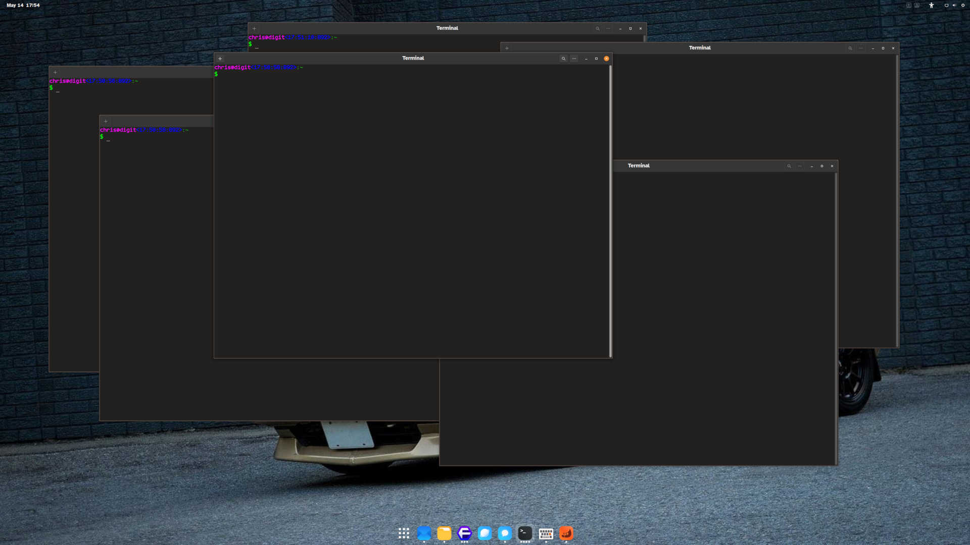 gnome_tweak_desktop_with_borders_2025-05-14.jpg